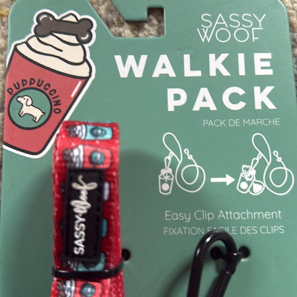 Sassy Woof Red Walkie Pack leach with easy clip - Picture 2 of 5